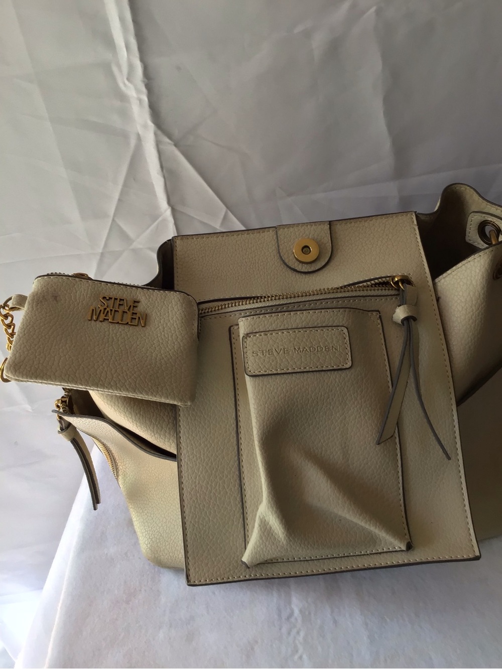 Steve Madden Beige Pebble Leather Shoulder Tote with Gold Hardware - Picture 5 of 10